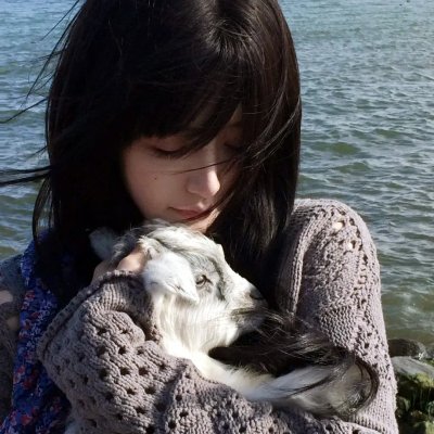 高档私房菜馆实拍：顶流男星机场牵手女助理，经纪人连夜公关